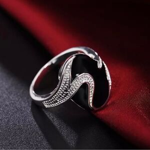 PAVE DESIGN WITH BLACK‎ OVAL STATEMENT STERLING SILVER RING